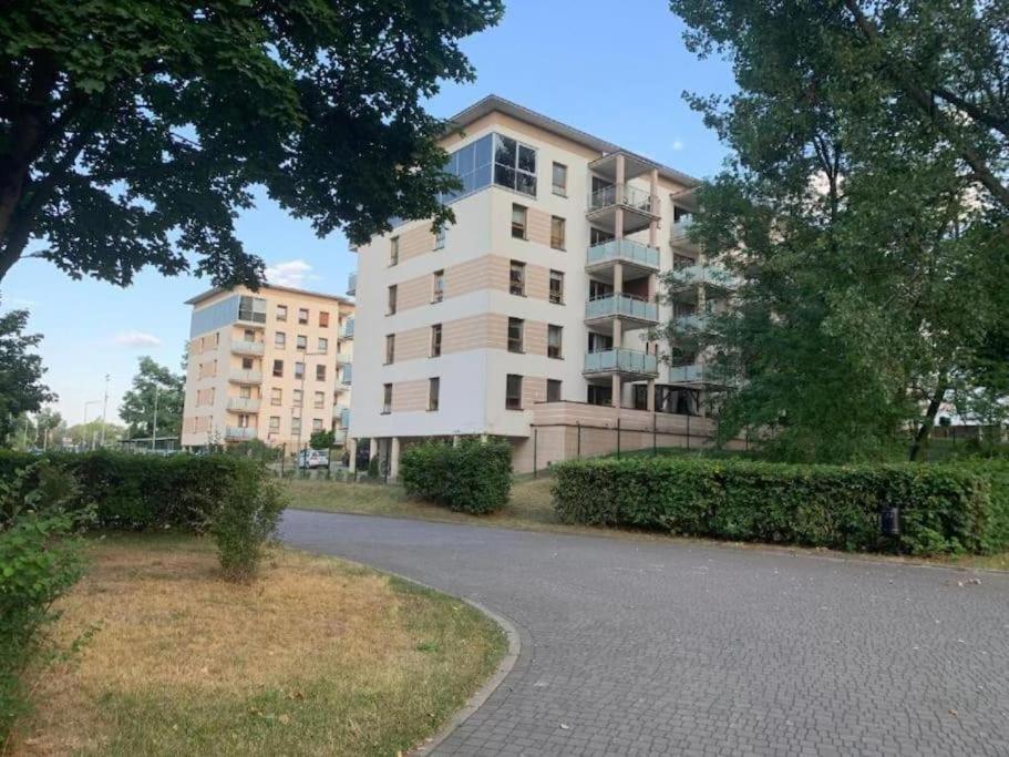 דירות Tomaszów Mazowiecki Nr 2 Europa22 Apartament Centrum Miasta Osiedle Browarna "Noc Pod Gesim Puchem" Opcjonalnie Ze Sniadaniem Check In 13 מראה חיצוני תמונה